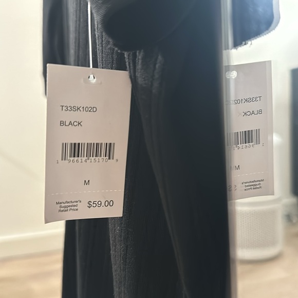 Tahari men’s medium black polo- New with Tags! - Picture 6 of 6